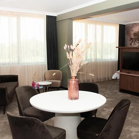 Fletcher Hotel-restaurant Zevenbergen-moerdijk Hotel 4*