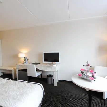 Fletcher Hotel-restaurant Zevenbergen-moerdijk Hotel 4*