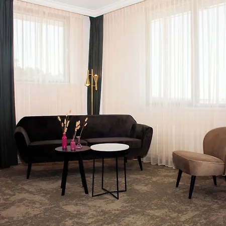 Fletcher Hotel-restaurant Zevenbergen-moerdijk Hotel 4*