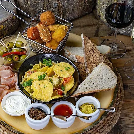 Hotel Fletcher Hotel-restaurant Zevenbergen-moerdijk 4*