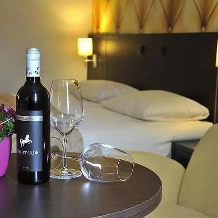 מלון Fletcher Hotel-restaurant Zevenbergen-moerdijk